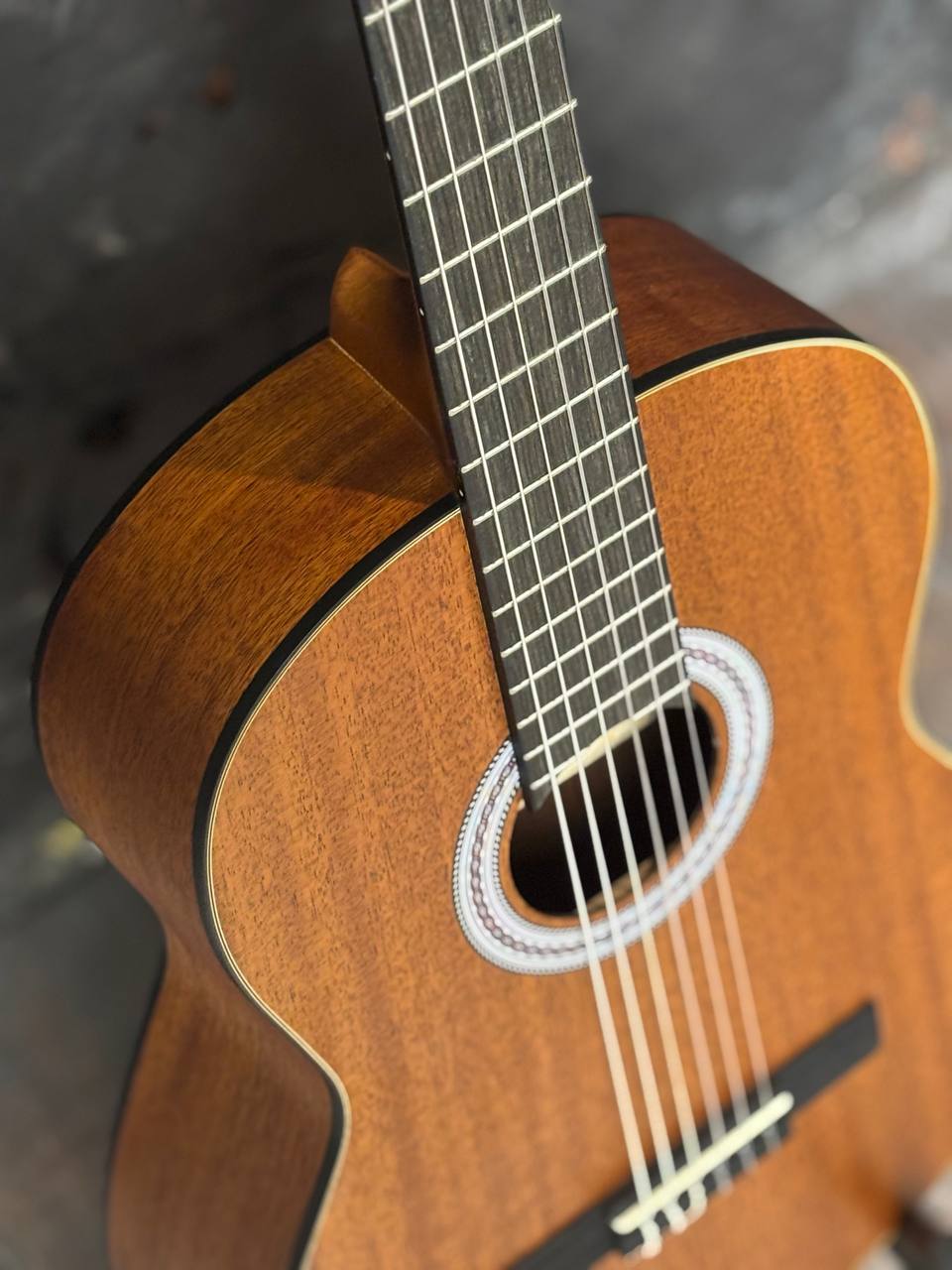 Классическая Гитара из Красного Дерева - изображение 5