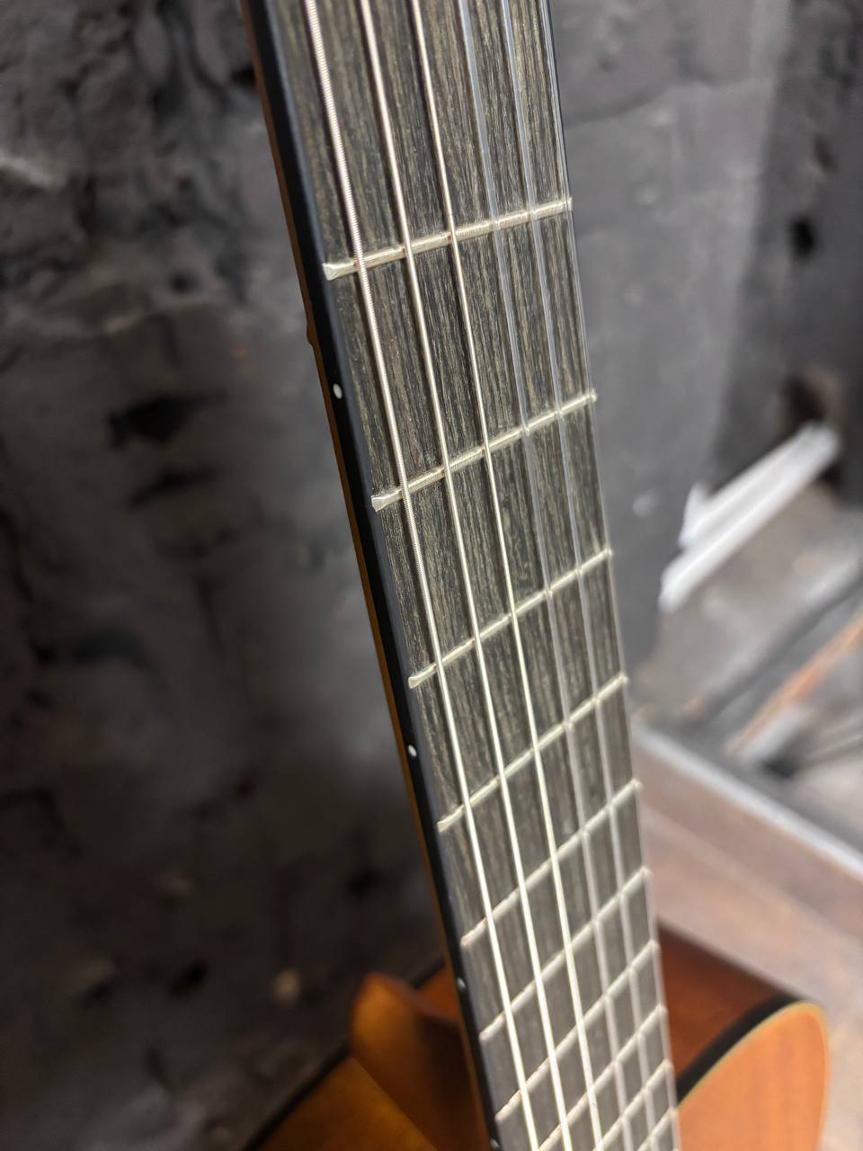 Классическая Гитара из Красного Дерева - изображение 7
