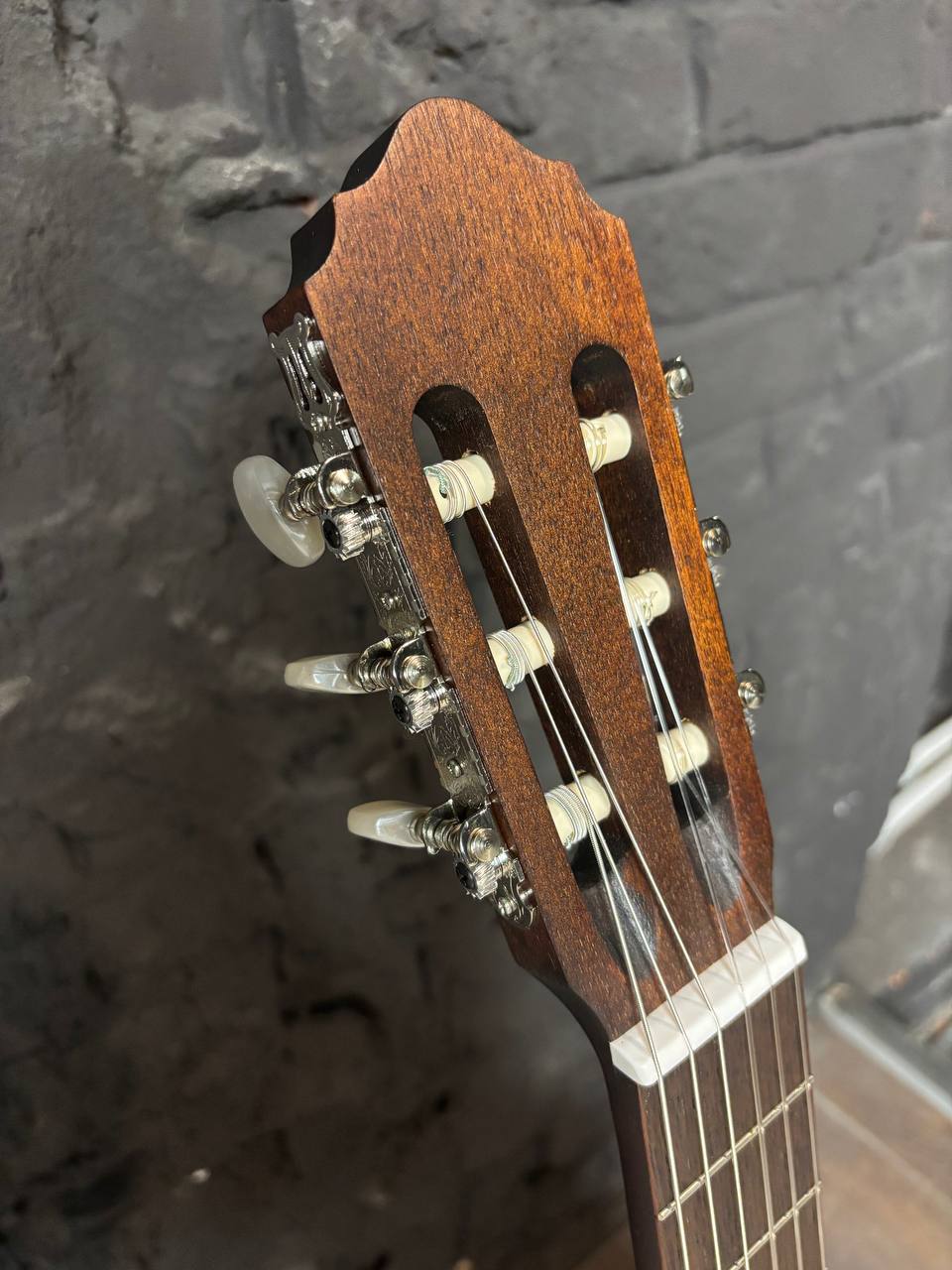 Классическая Гитара Cort для Музыкальной Школы - изображение 9