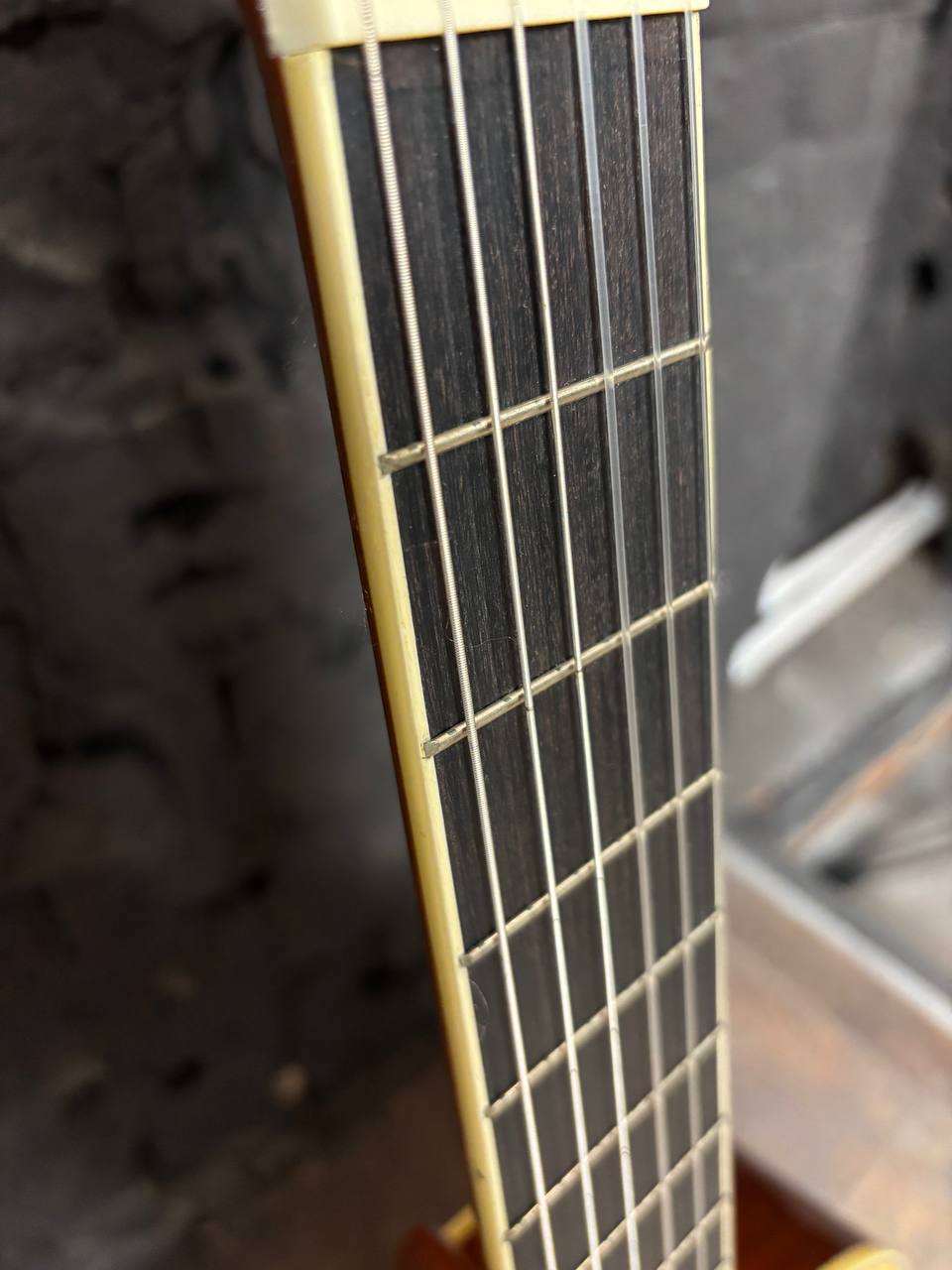 Классическая Гитара из Ели  - изображение 7