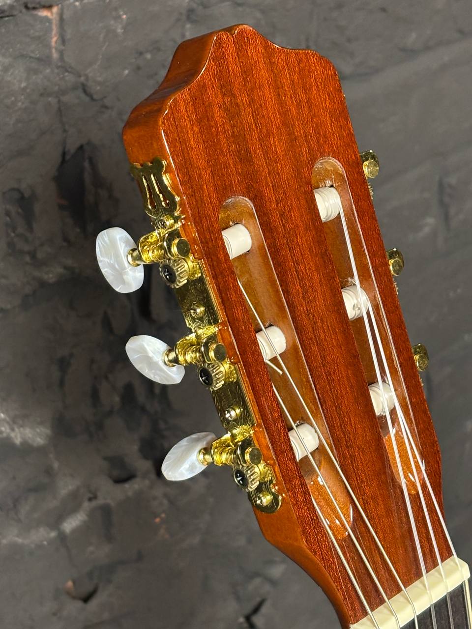 Классическая Гитара из Ели  - изображение 9