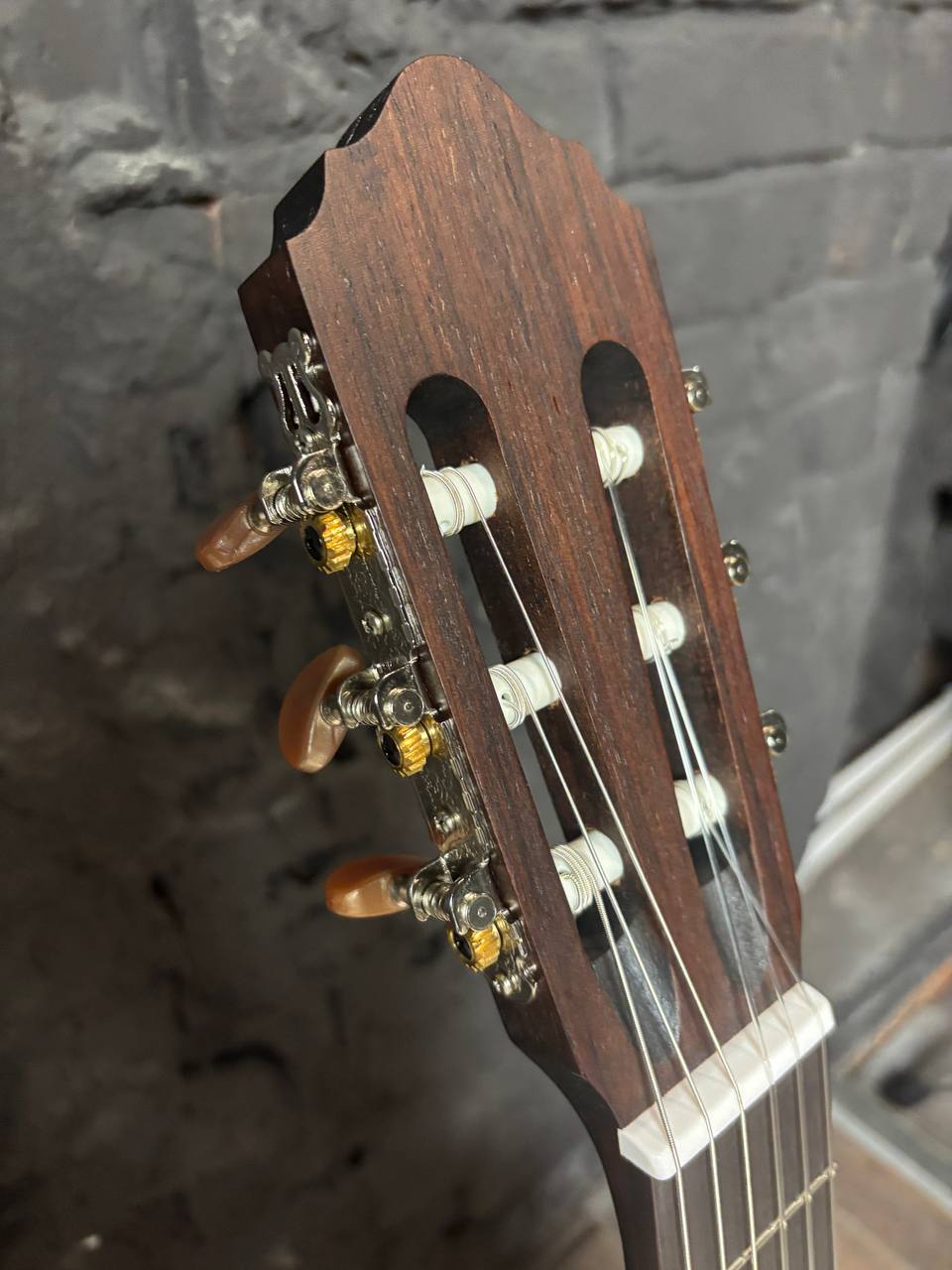 Классическая Гитара из Массива Ели - изображение 9