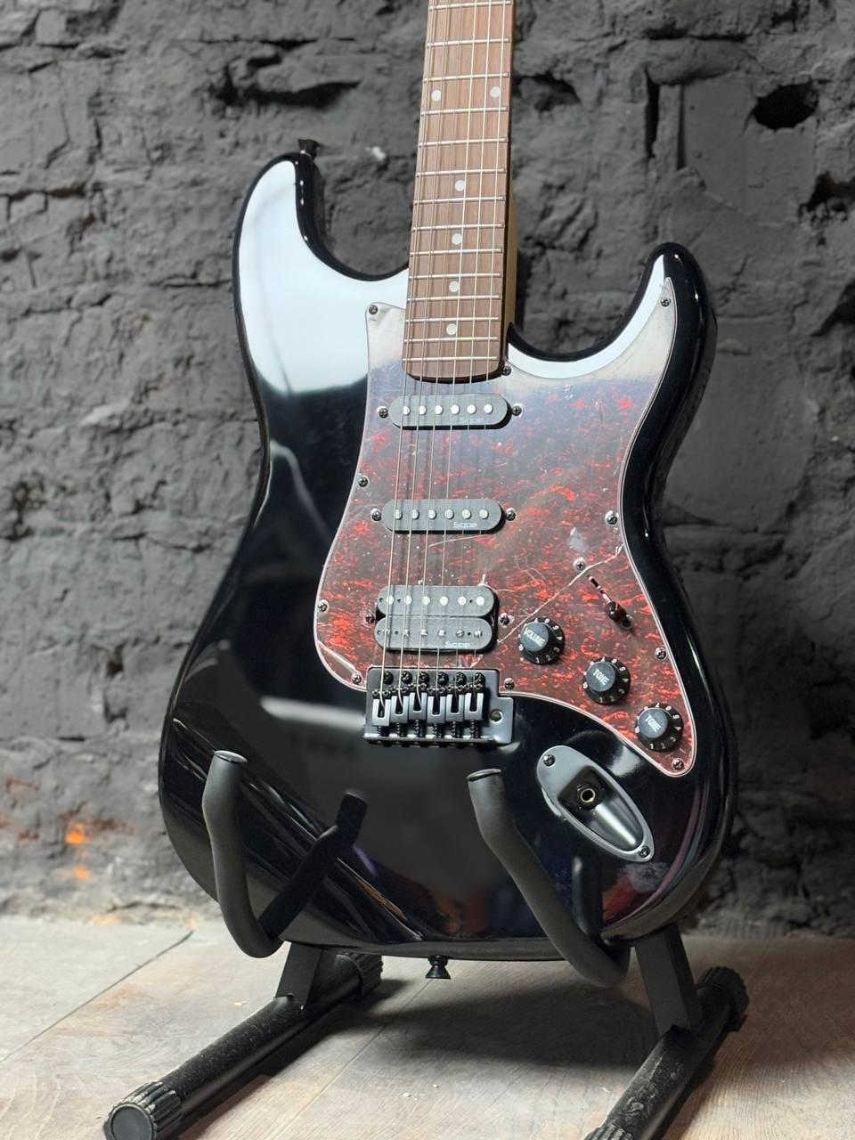 Гитара под Fender Stratocaster (Sqoe) - изображение 3