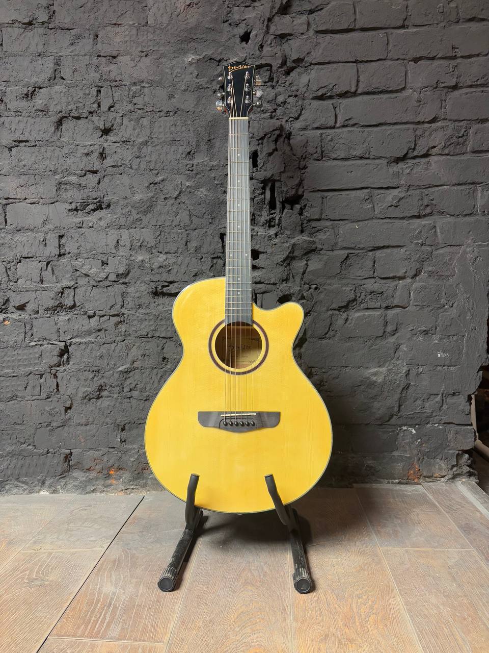 Акустическая гитара Deviser из Ели