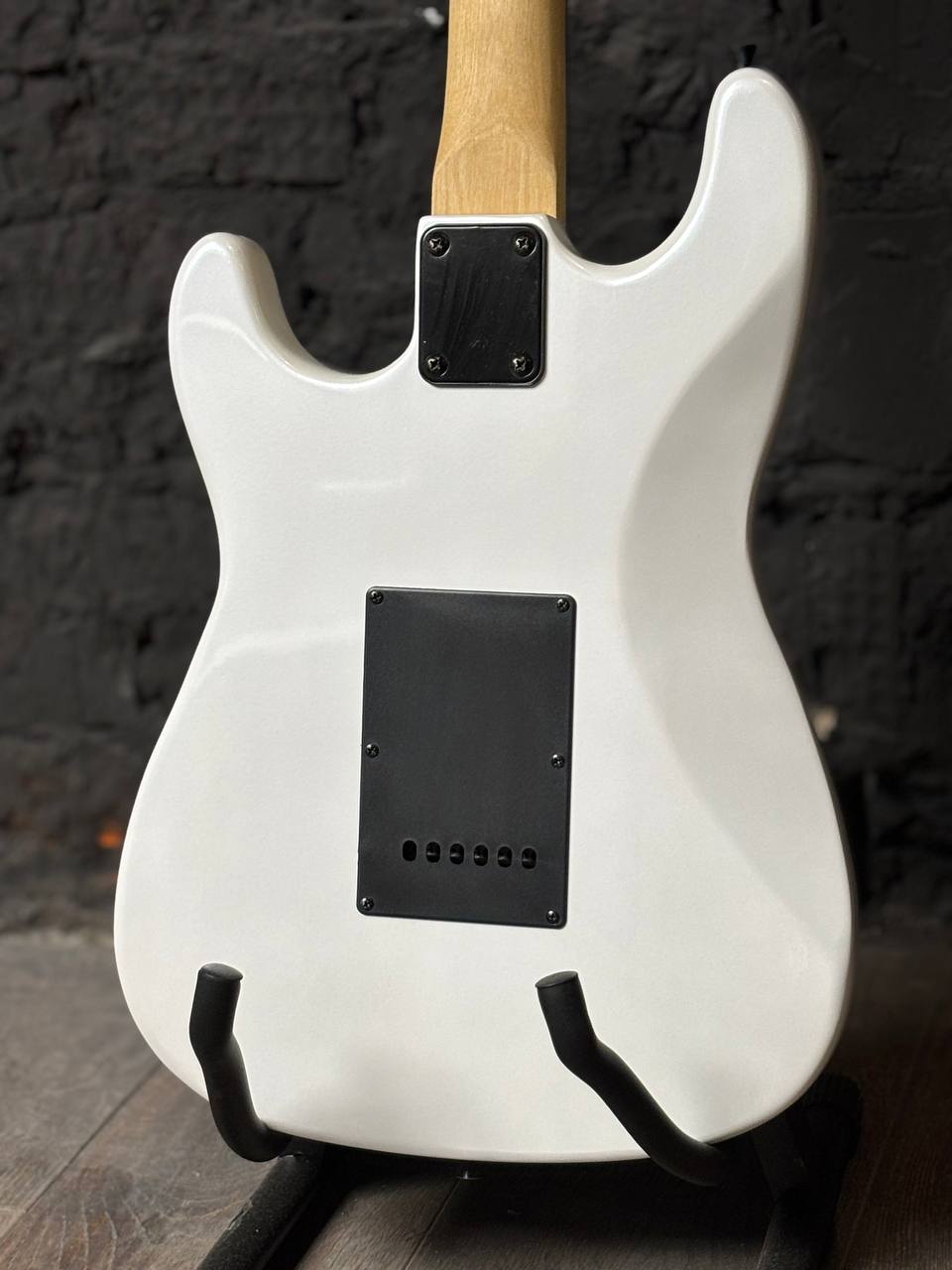 Белая Гитара под Fender - изображение 4
