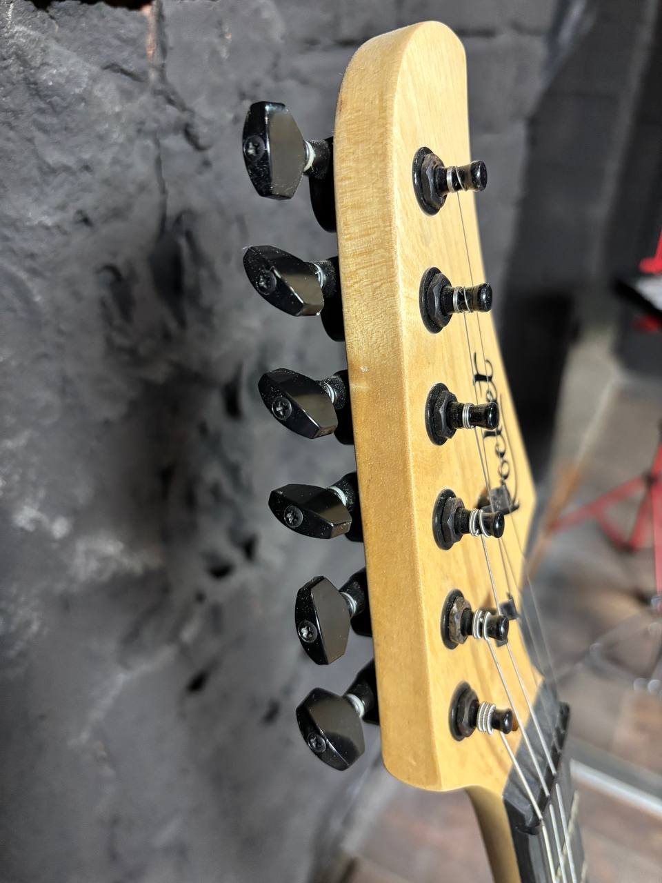 Белая Гитара под Fender - изображение 9