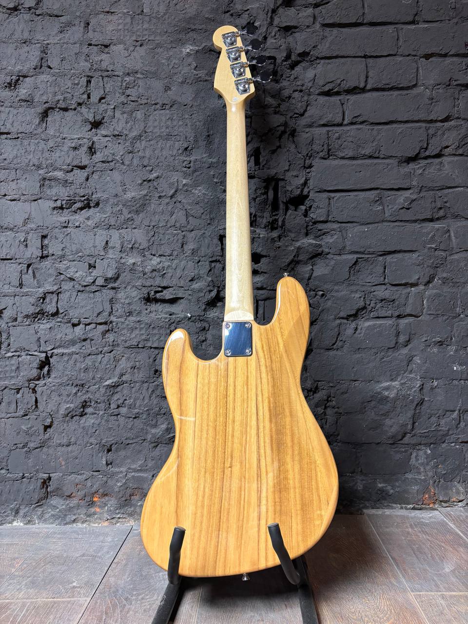 Бас гитара под Fender Precision Bass - изображение 2