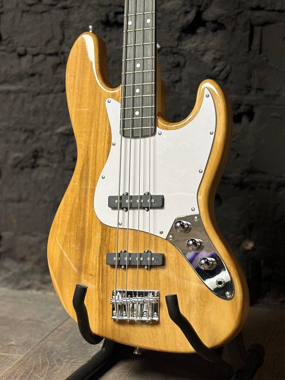 Бас гитара под Fender Precision Bass - изображение 3