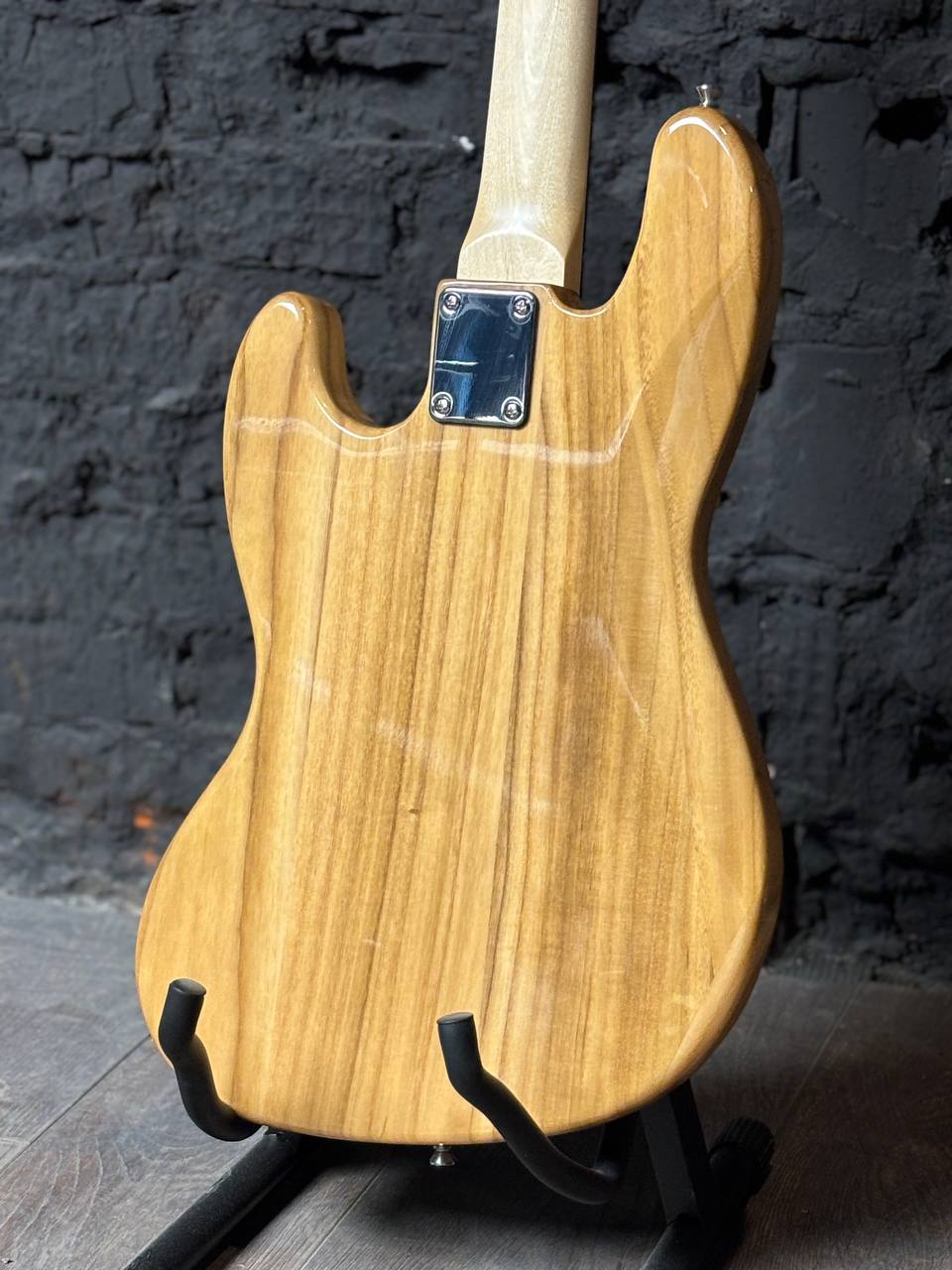 Бас гитара под Fender Precision Bass - изображение 4