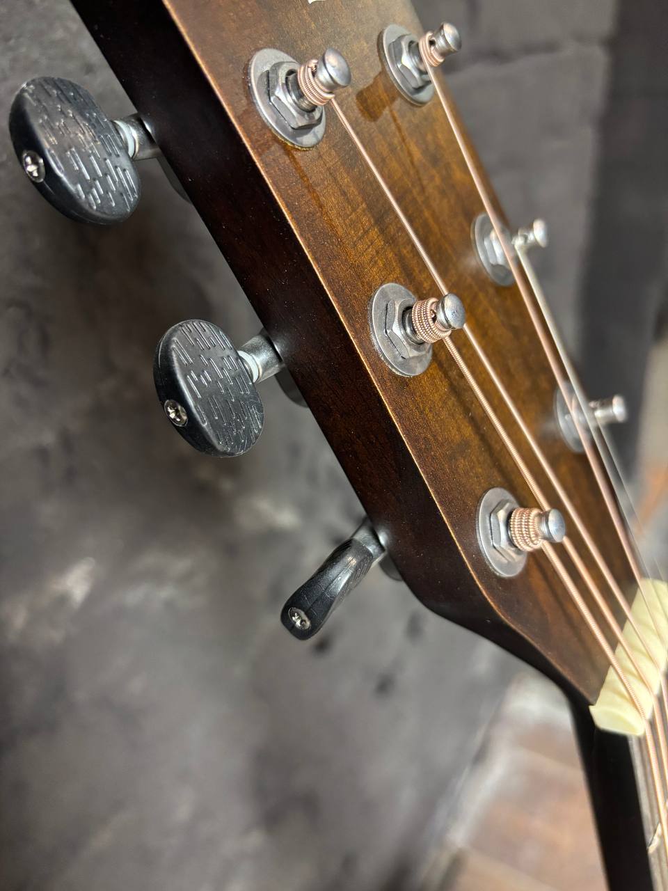 Акустическая Гитара из Тропического Дерева - изображение 8